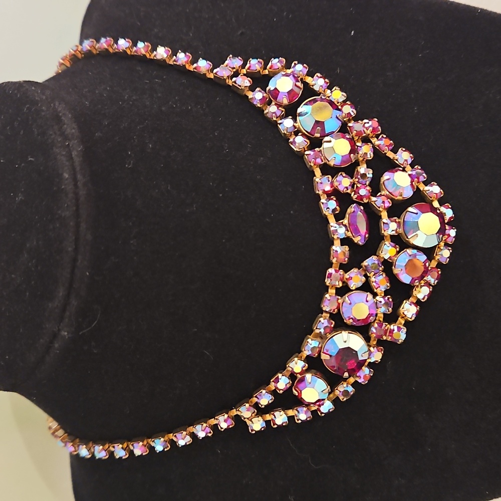 Vintage iridescent Red Aurora Borealis Rhinestones Prong Set Hook Close Necklace
